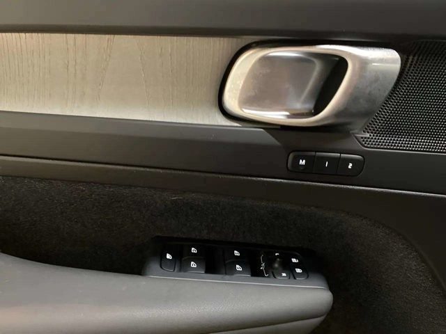 2025 Volvo XC40 B5 Plus Bright Theme Dallas TX