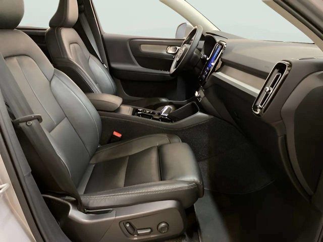2025 Volvo XC40 B5 Plus Bright Theme Dallas TX