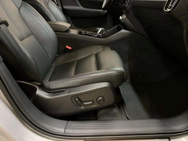 2025 Volvo XC40 B5 Plus Bright Theme Dallas TX