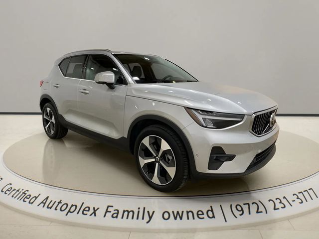 2025 Volvo XC40 B5 Plus Bright Theme Dallas TX