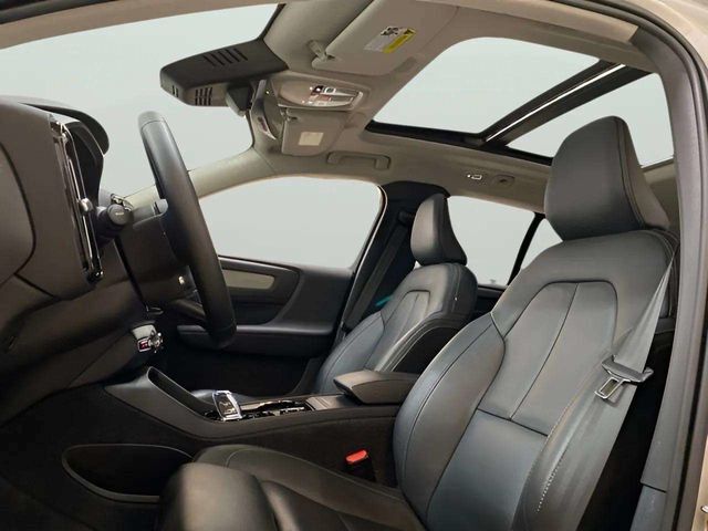 2025 Volvo XC40 B5 Plus Bright Theme Dallas TX