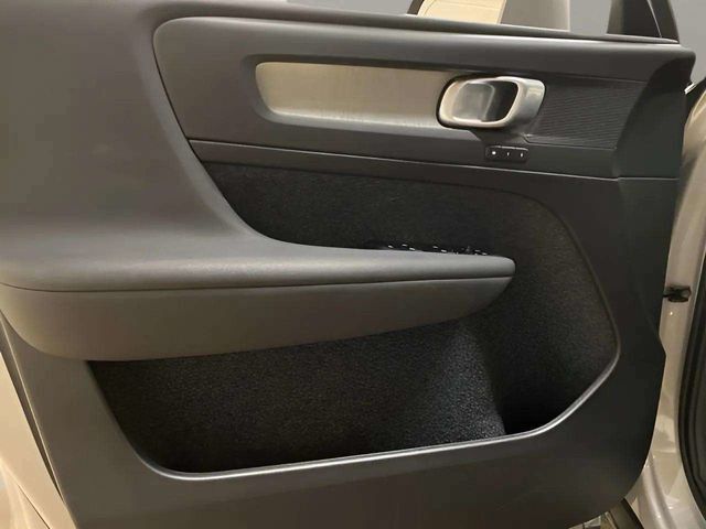 2025 Volvo XC40 B5 Plus Bright Theme Dallas TX