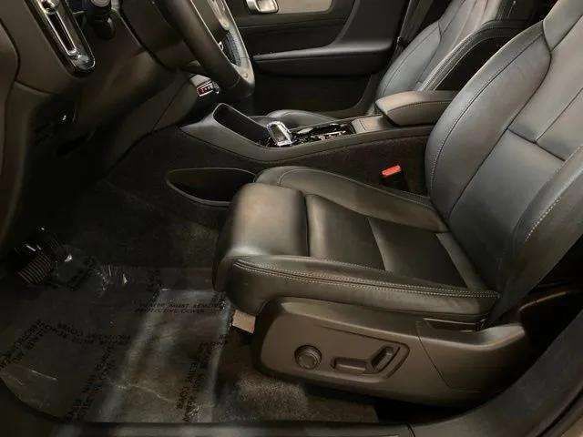 2025 Volvo XC40 B5 Plus Bright Theme Dallas TX