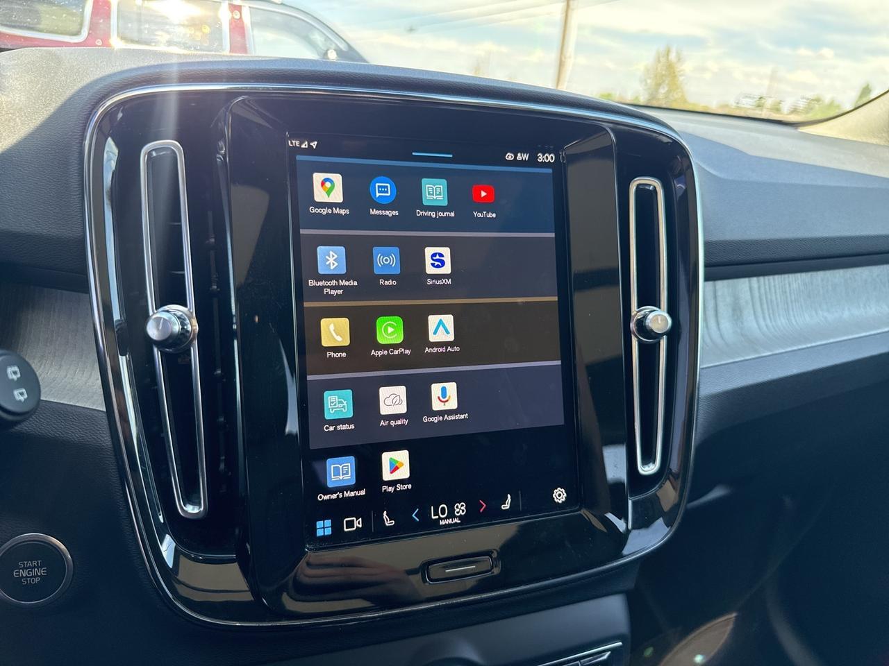 2025 Volvo XC40 B5 Plus Bright Theme Bend OR