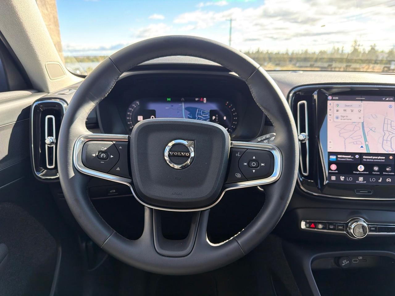 2025 Volvo XC40 B5 Plus Bright Theme Bend OR