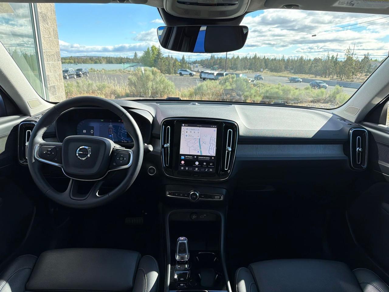 2025 Volvo XC40 B5 Plus Bright Theme Bend OR