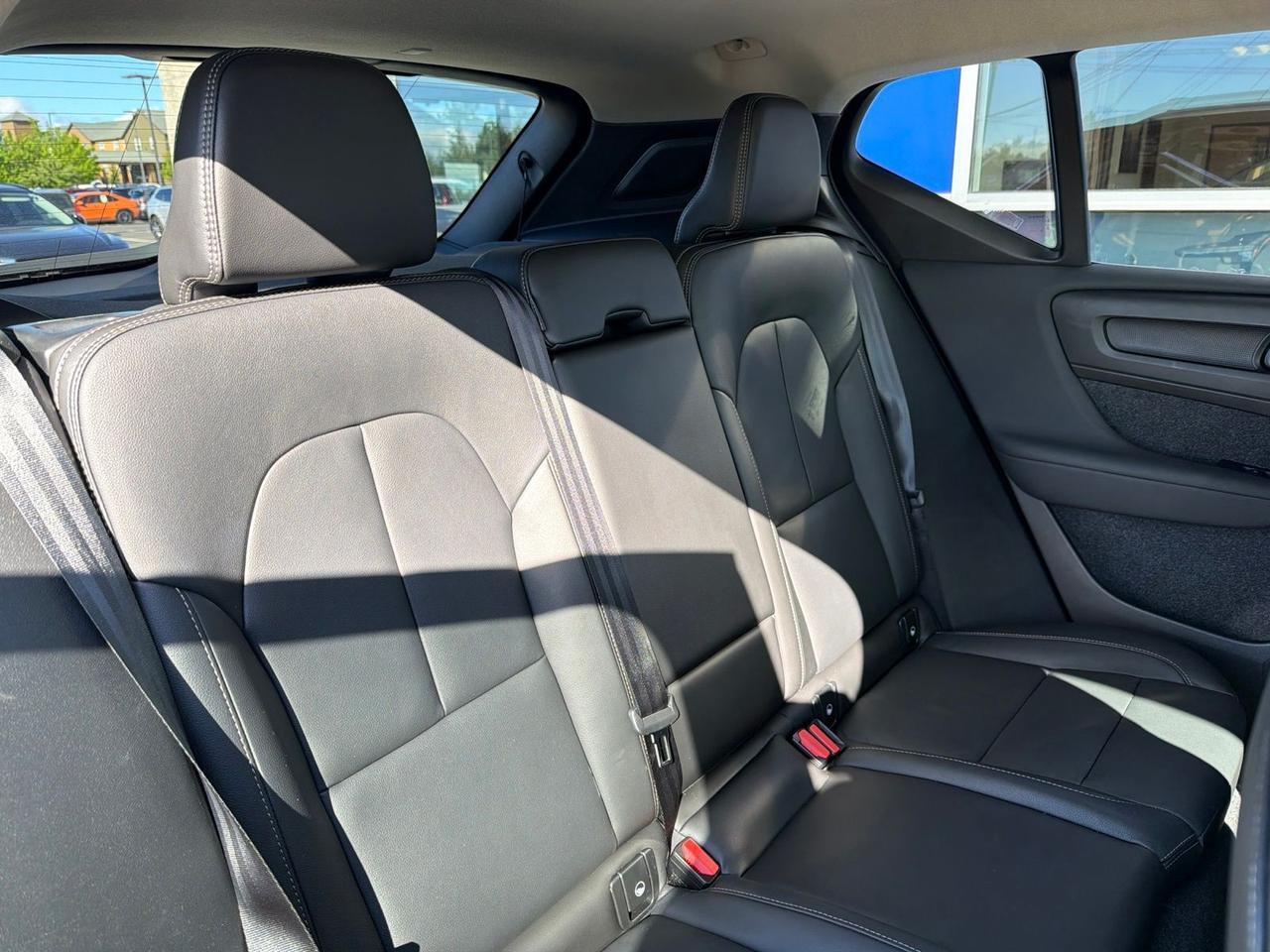 2025 Volvo XC40 B5 Plus Bright Theme Bend OR