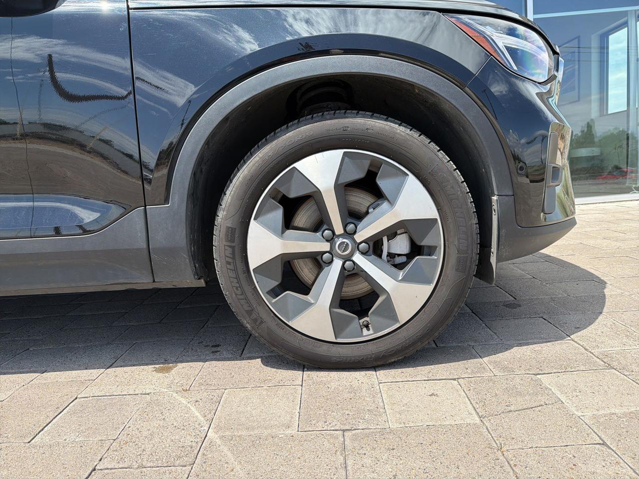 2025 Volvo XC40 B5 Plus Bright Theme Bend OR