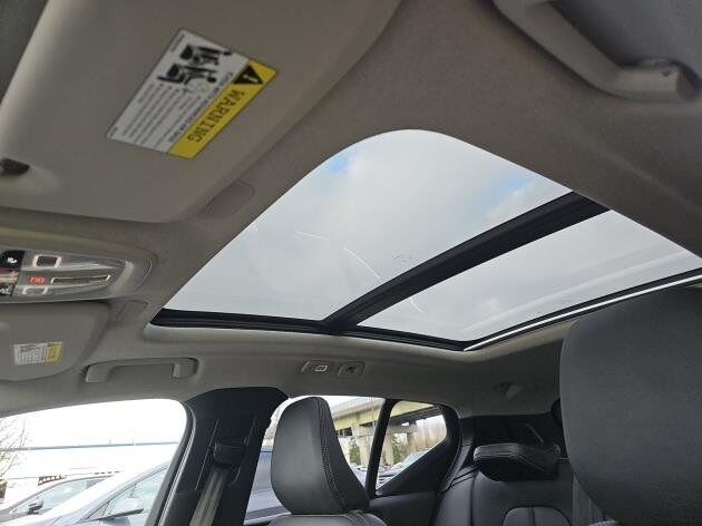 2025 Volvo XC40 B5 Plus Bright Theme Bend OR