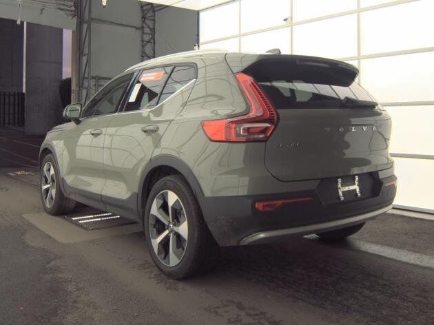 2025 Volvo XC40 B5 Plus Bright Theme Bend OR