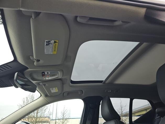 2025 Volvo XC40 B5 Plus Bright Theme Bend OR