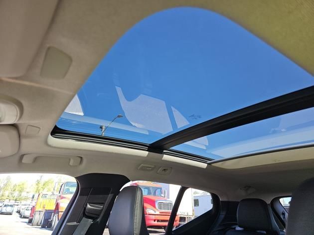 2025 Volvo XC40 B5 Plus Bright Theme Surround View Camera Park Assist Portland OR