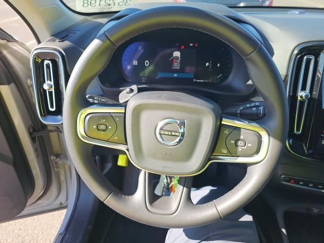 2025 Volvo XC40 B5 Plus Bright Theme Surround View Camera Park Assist Portland OR