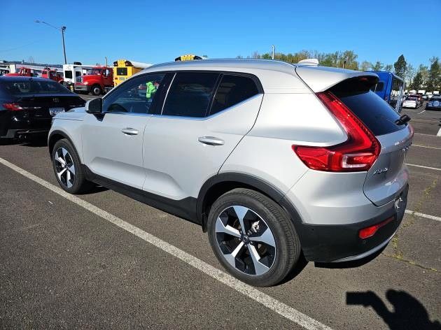2025 Volvo XC40 B5 Plus Bright Theme Surround View Camera Park Assist Portland OR