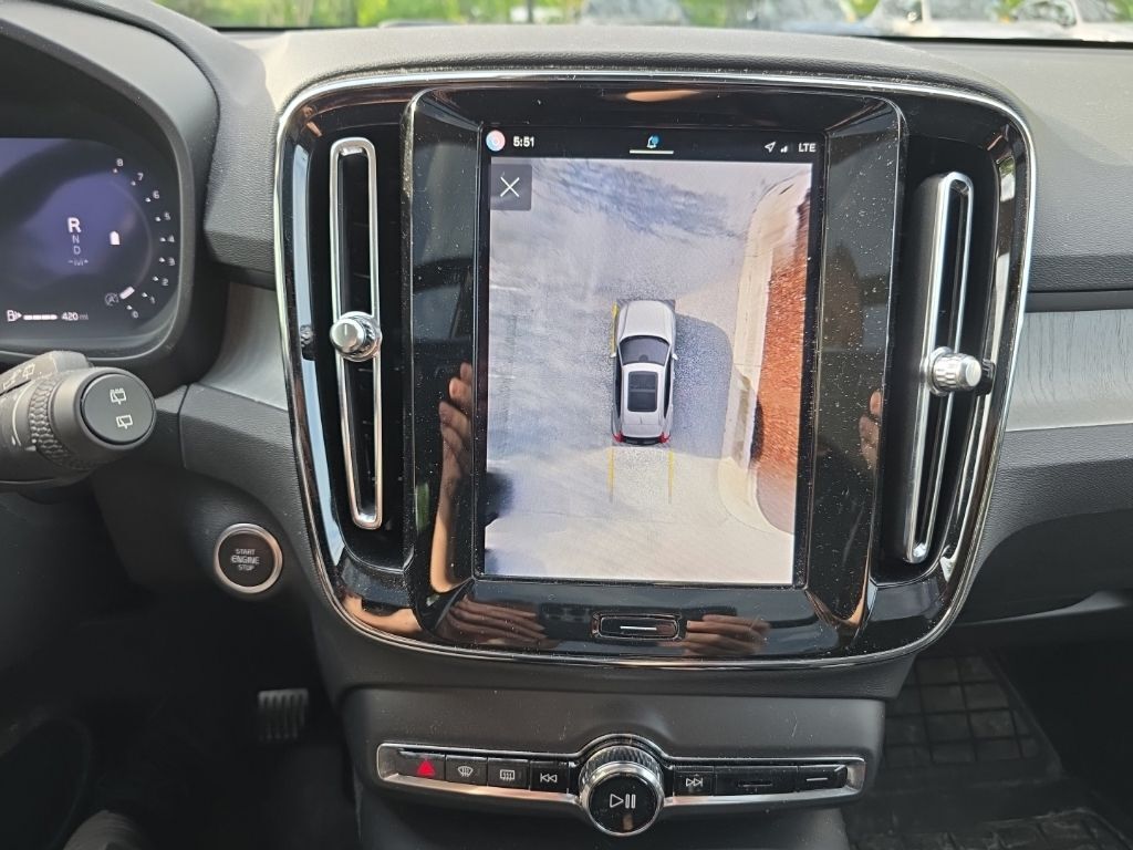 2025 Volvo XC40 B5 Plus Bright Theme Hunt Valley MD