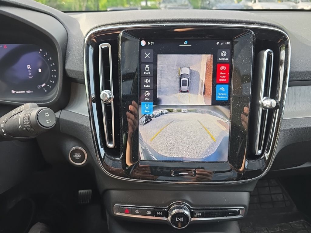 2025 Volvo XC40 B5 Plus Bright Theme Hunt Valley MD