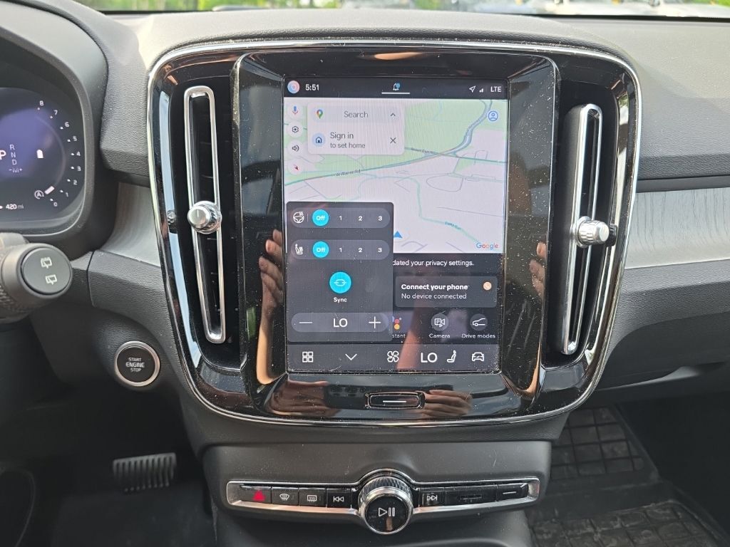 2025 Volvo XC40 B5 Plus Bright Theme Hunt Valley MD