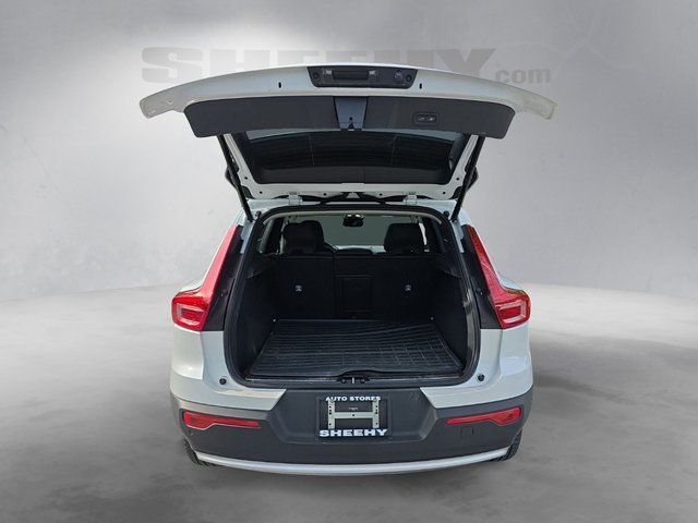 2025 Volvo XC40 B5 Plus Bright Theme Hunt Valley MD