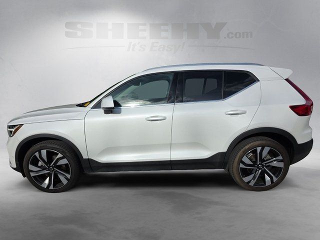 2025 Volvo XC40 B5 Plus Bright Theme Hunt Valley MD