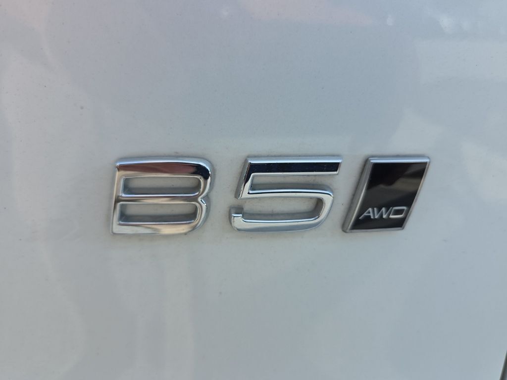 2025 Volvo XC40 B5 Plus Bright Theme Hunt Valley MD