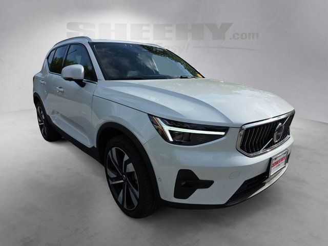 2025 Volvo XC40 B5 Plus Bright Theme Hunt Valley MD