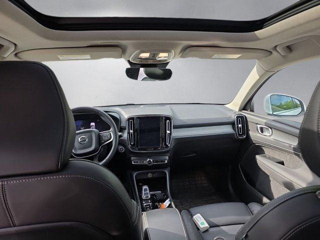 2025 Volvo XC40 B5 Plus Bright Theme Hunt Valley MD