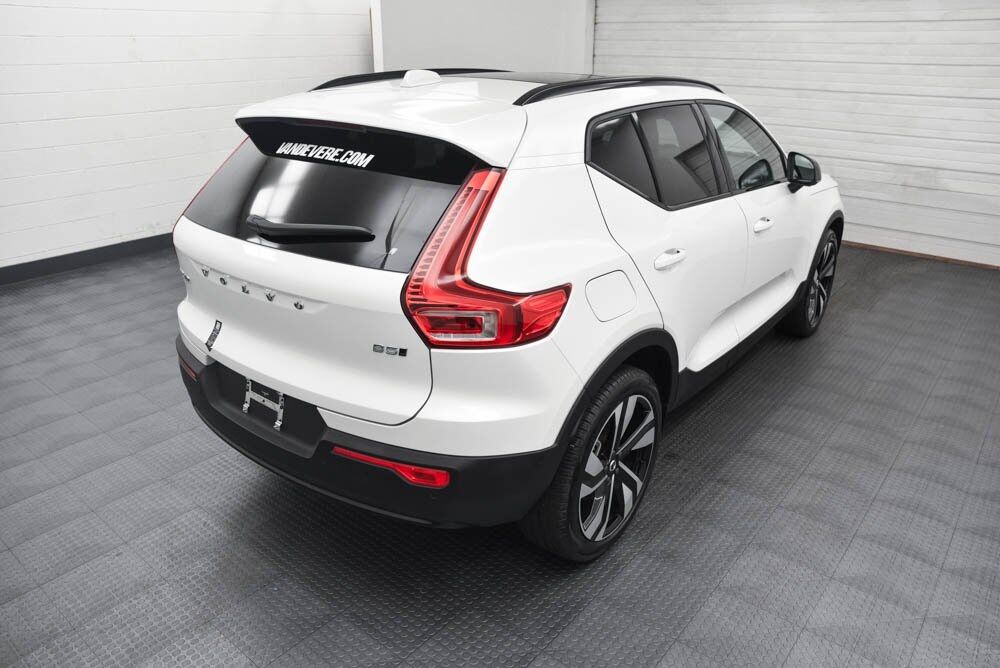 2025 Volvo XC40 B5 Plus Dark Theme Akron OH