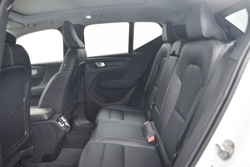 2025 Volvo XC40 B5 Plus Dark Theme Akron OH