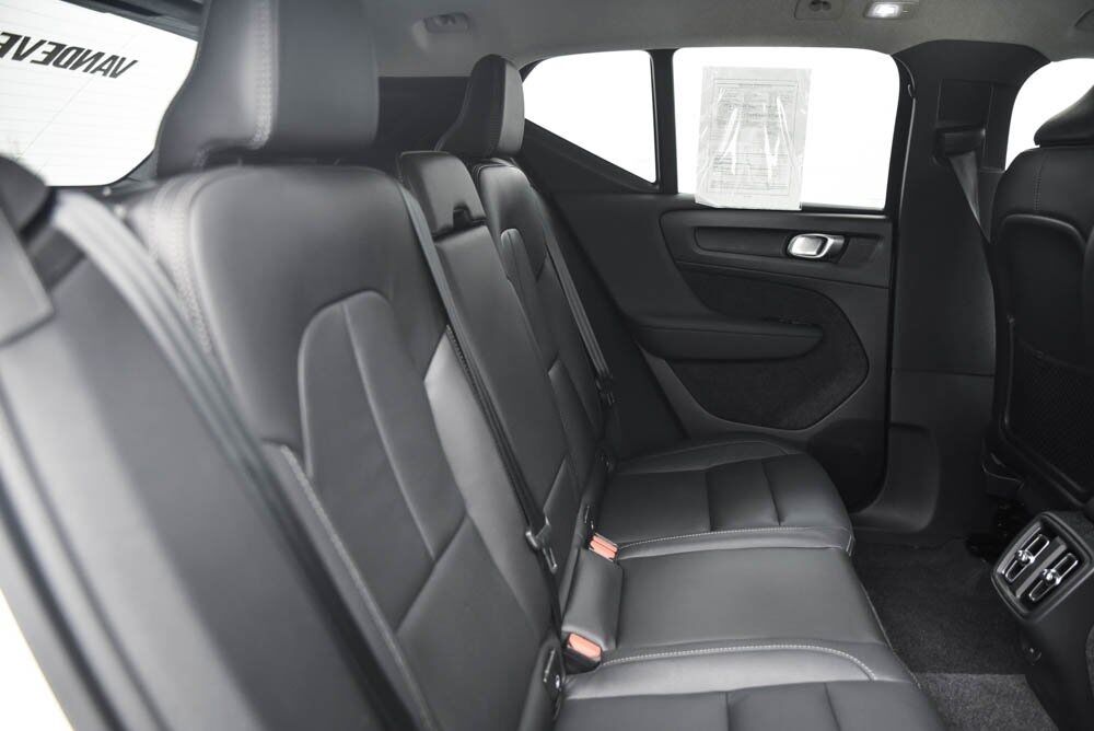 2025 Volvo XC40 B5 Plus Dark Theme Akron OH
