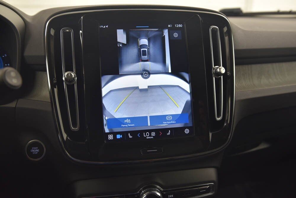 2025 Volvo XC40 B5 Plus Dark Theme Akron OH