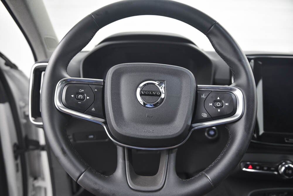 2025 Volvo XC40 B5 Plus Dark Theme Akron OH