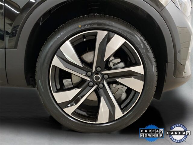 2025 Volvo XC40 B5 Plus Dark Theme Dallas TX