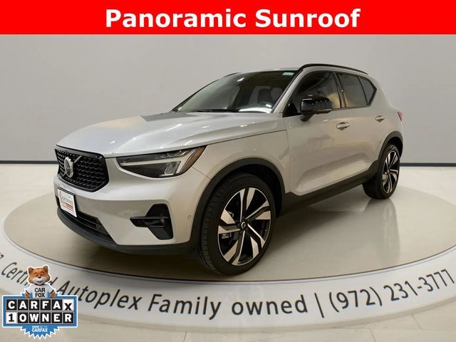 2025 Volvo XC40