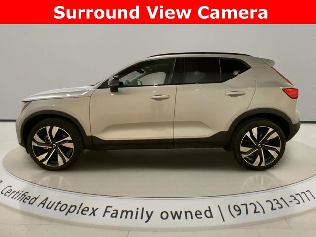 2025 Volvo XC40 B5 Plus Dark Theme