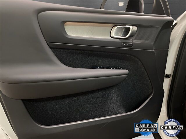 2025 Volvo XC40 B5 Plus Dark Theme Dallas TX