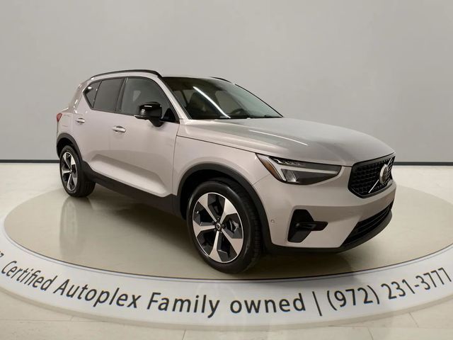 2025 Volvo XC40 B5 Plus Dark Theme Dallas TX