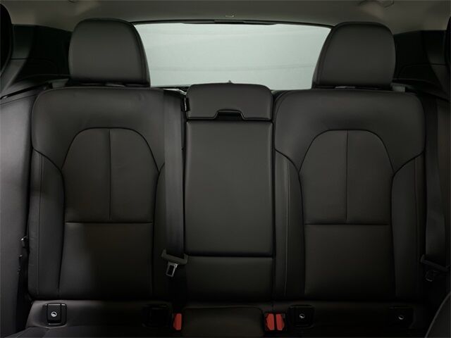 2025 Volvo XC40 B5 Plus Dark Theme Dallas TX