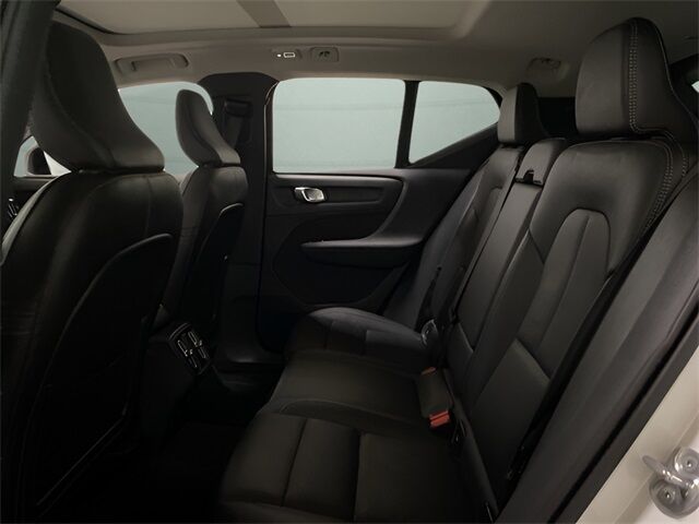 2025 Volvo XC40 B5 Plus Dark Theme Dallas TX