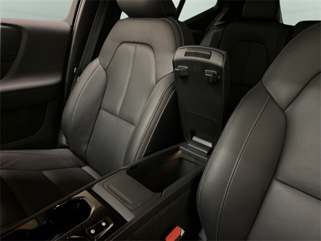 2025 Volvo XC40 B5 Plus Dark Theme Dallas TX