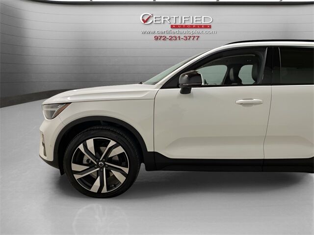 2025 Volvo XC40 B5 Plus Dark Theme Dallas TX