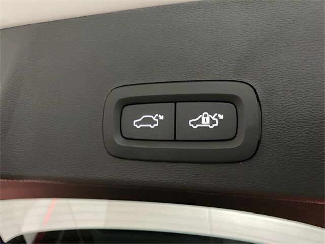 2025 Volvo XC40 B5 Plus Dark Theme Dallas TX