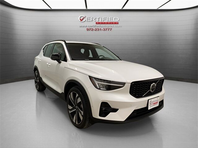 2025 Volvo XC40 B5 Plus Dark Theme Dallas TX