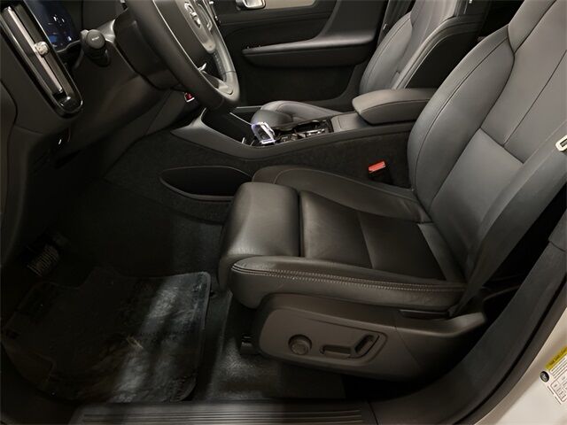 2025 Volvo XC40 B5 Plus Dark Theme Dallas TX