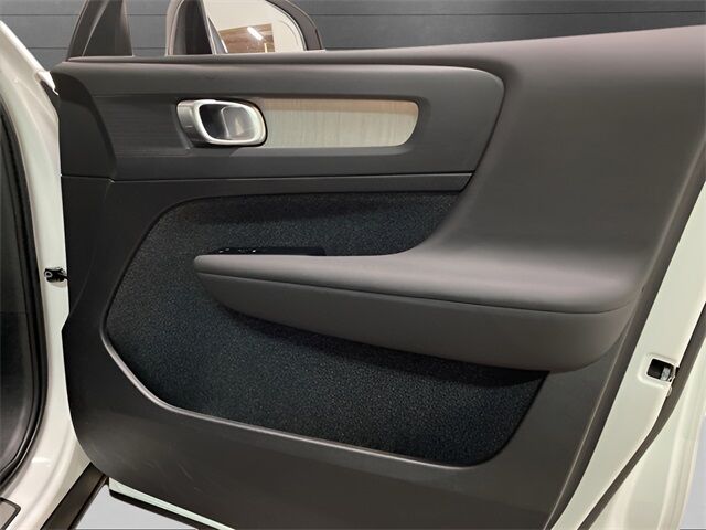 2025 Volvo XC40 B5 Plus Dark Theme Dallas TX