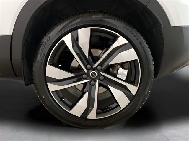 2025 Volvo XC40 B5 Plus Dark Theme Dallas TX