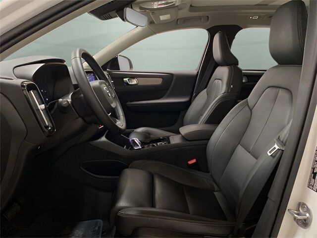 2025 Volvo XC40 B5 Plus Dark Theme Dallas TX