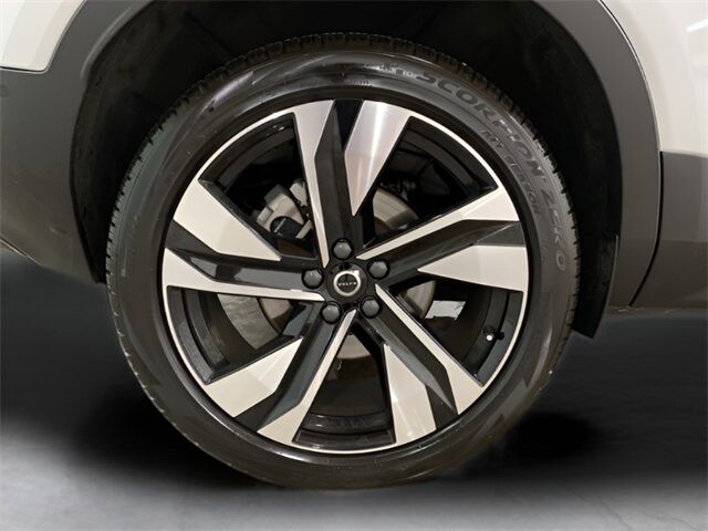 2025 Volvo XC40 B5 Plus Dark Theme Dallas TX