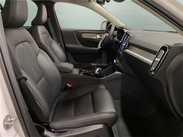 2025 Volvo XC40 B5 Plus Dark Theme Dallas TX