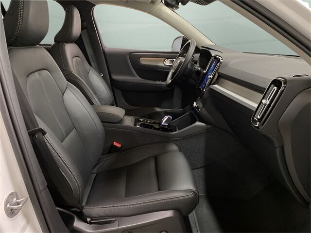 2025 Volvo XC40 B5 Plus Dark Theme Dallas TX
