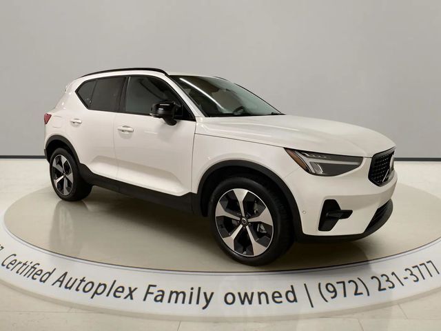 2025 Volvo XC40 B5 Plus Dark Theme Dallas TX